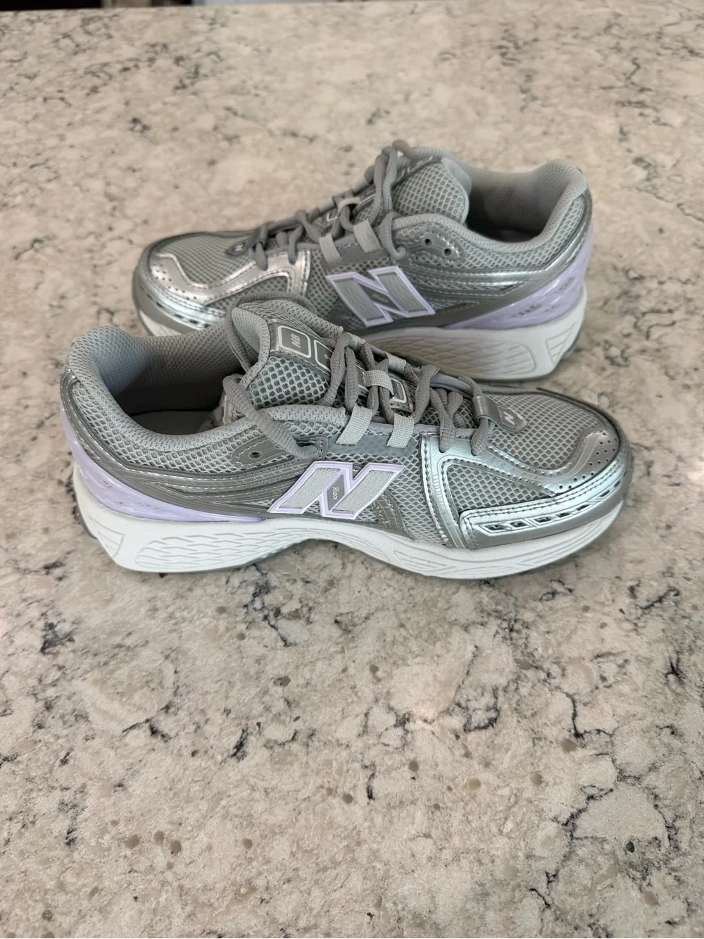 NEW - Size 5.5M/7W - New Balance 1906R Silver Metallic Violet Shoes - GC1906CX